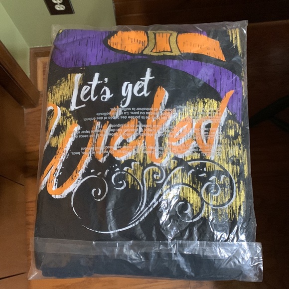 MAC & BELLE - “LET’S GET WICKED” PULLOVER (2X) 🆕🧙🏻‍♀️ - Picture 4 of 6